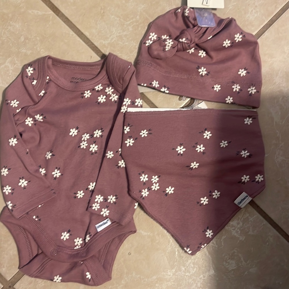 Bodysuit, hat, and bib matching set